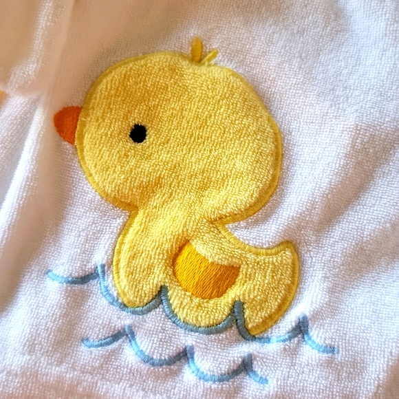 Carter's white terry robe with duck detail - Picture 4 of 5